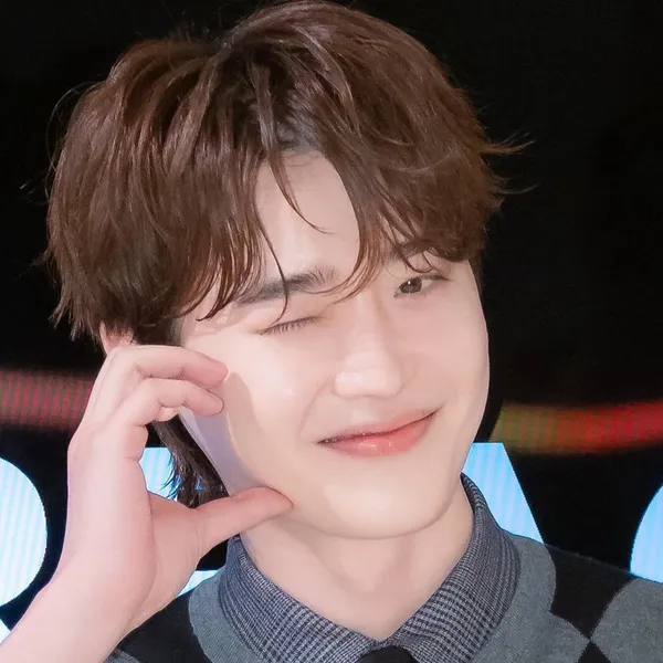 The most loved look of Lee Jongsuk today