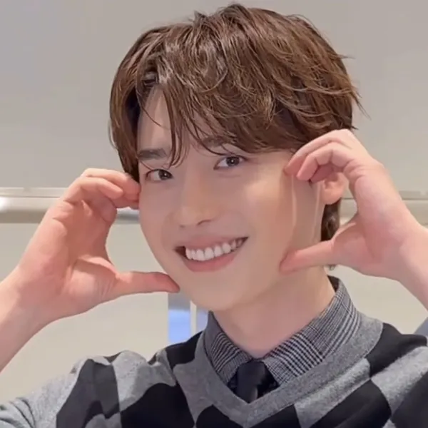 The most loved look of Lee Jongsuk today
