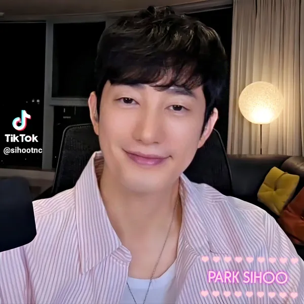 Popular photo full of fans’ love for Park Sihoo