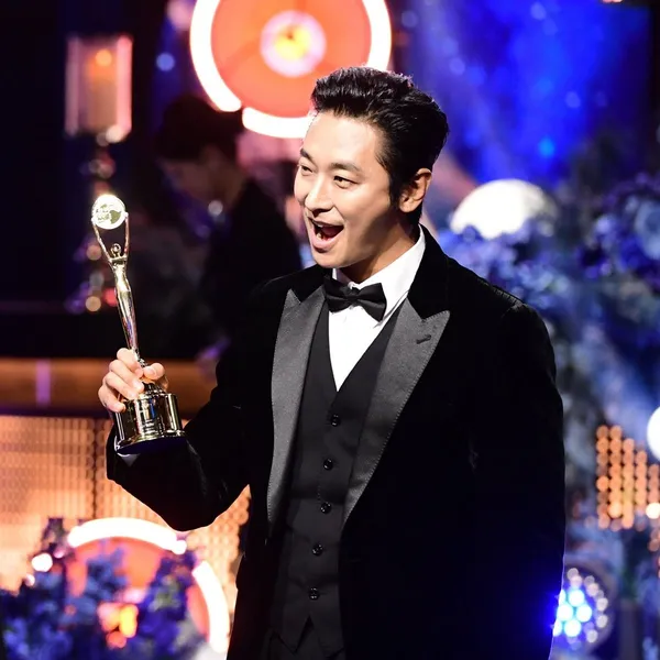 Popular photo full of fans’ love for Joo Jihoon