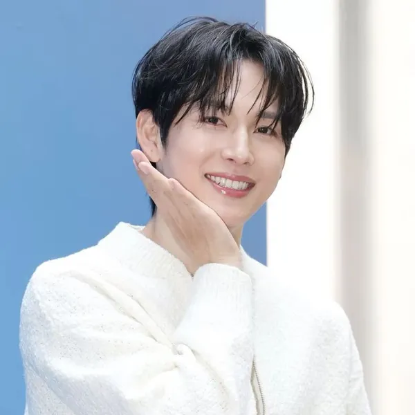 Popular photo full of fans’ love for Lim Siwan