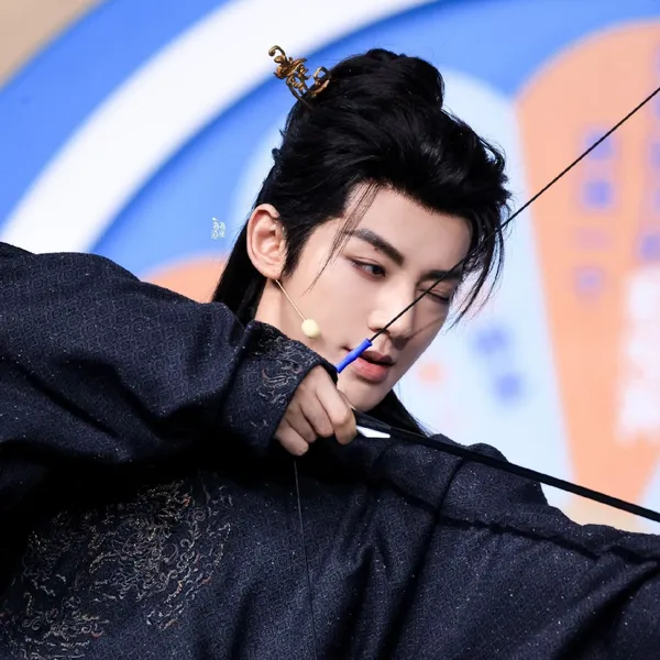 Popular photo full of fans’ love for Deng Wei