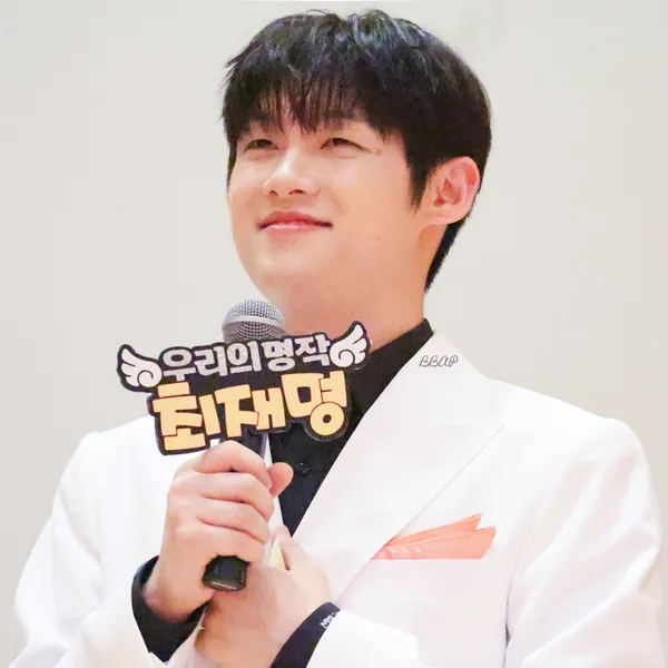 Popular photo full of fans’ love for Choi Jaemyeong