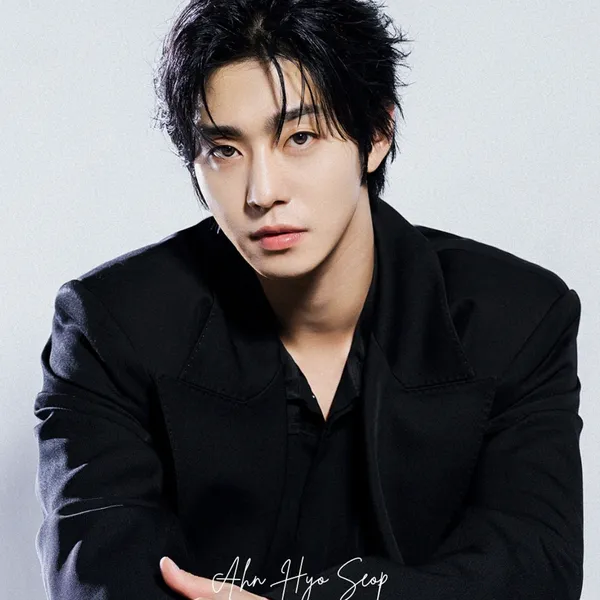 The most loved look of Ahn Hyoseop today