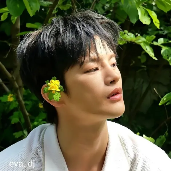 Popular photo full of fans’ love for Seo Inguk
