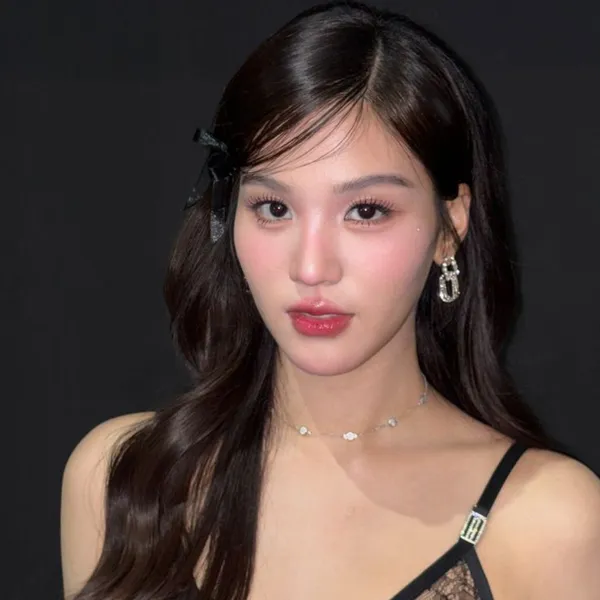 Popular photo full of fans’ love for Bonnie Pattraphus Borattasuwan