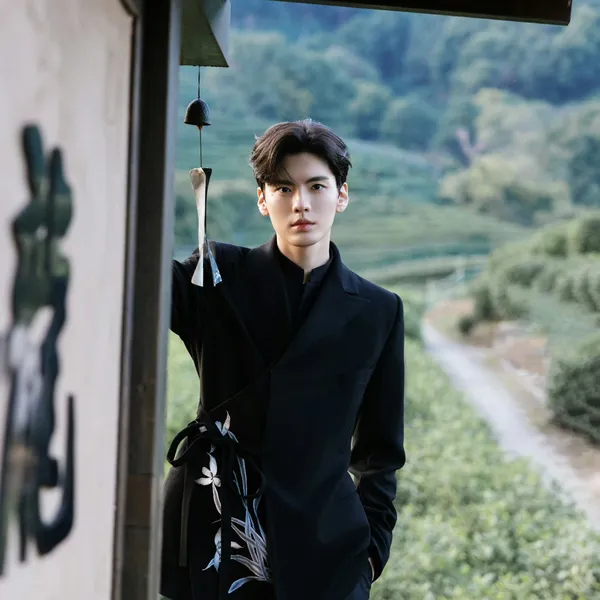 Foto populer Bi Wenjun yang penuh cinta dari penggemar