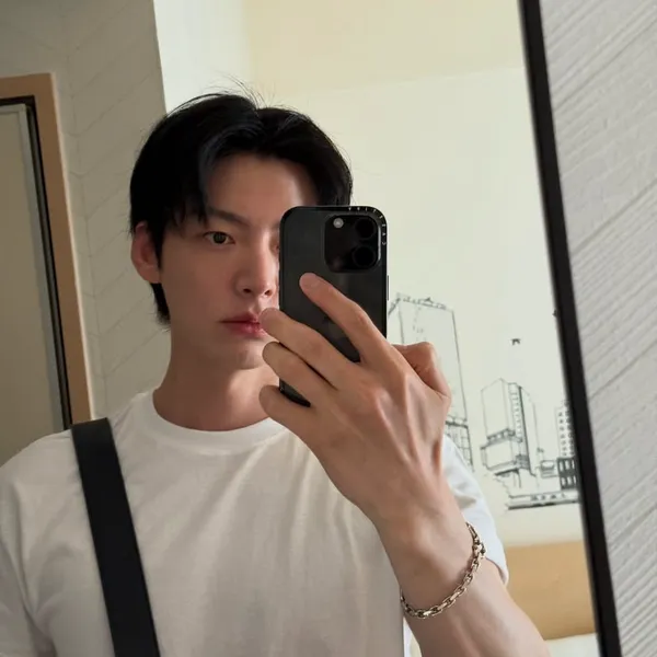 The most loved look of Ahn Jaehyun today