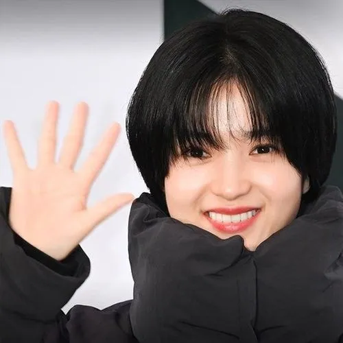The most loved look of Kim Taeri today