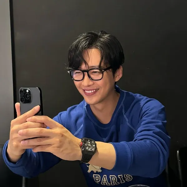 The most loved look of Namkoong Min today