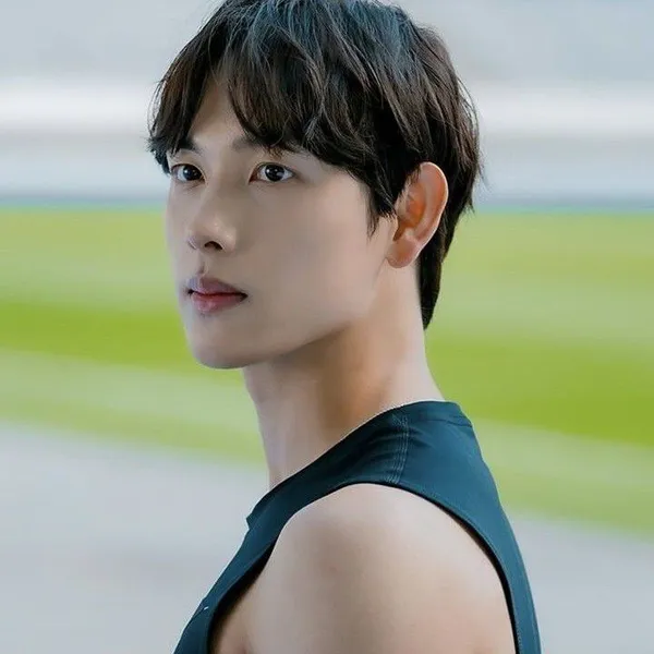 The most loved look of Lim Siwan today