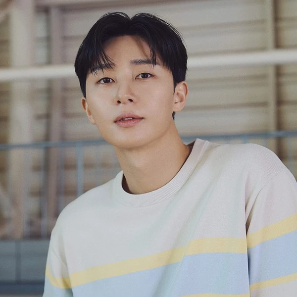 Popular photo full of fans’ love for Park Seojoon