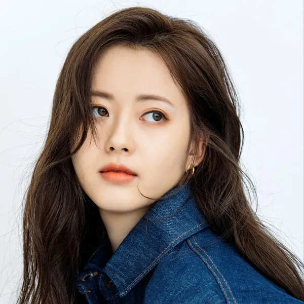 The most loved look of Go Ara today