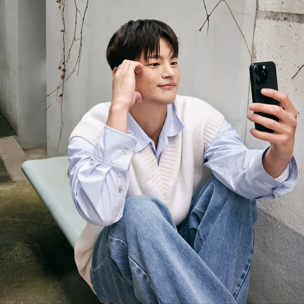 The most loved look of Seo Inguk today
