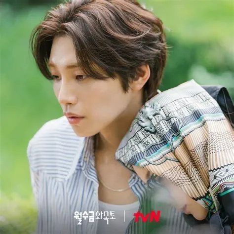 Popular photo full of fans’ love for Kim Jaeyoung