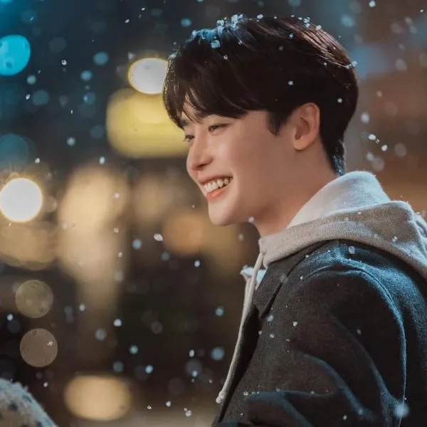 Popular photo full of fans’ love for Lee Jongsuk