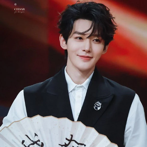 Popular photo full of fans’ love for Deng Wei