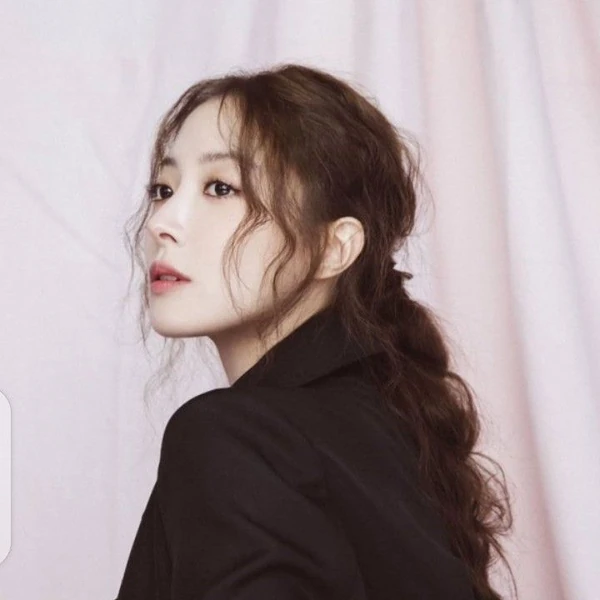 Popular photo full of fans’ love for Lee Seyoung