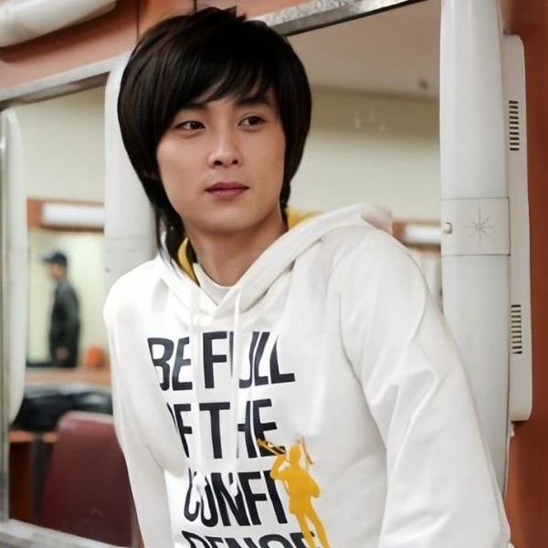 Popular photo full of fans’ love for Min Kyunghoon