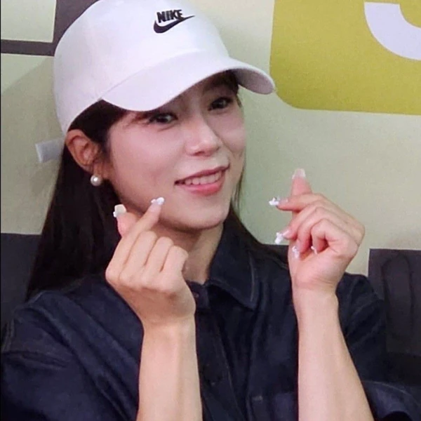 The most loved look of Yang Jieun today
