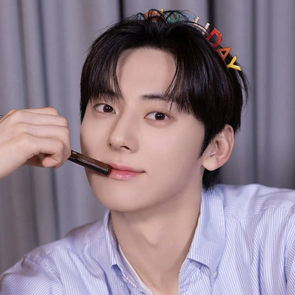 A brilliant moment of Hwang Minhyun created by the fandom