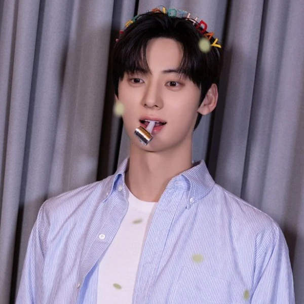 A brilliant moment of Hwang Minhyun created by the fandom