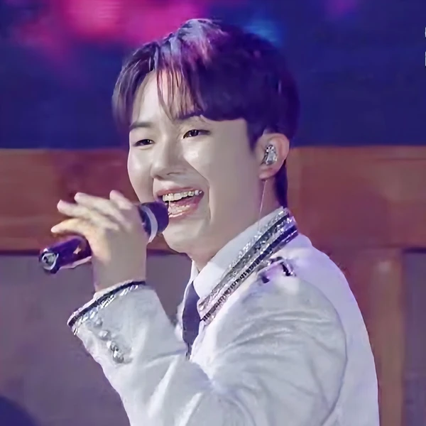 Popular photo full of fans’ love for Nam Seungmin