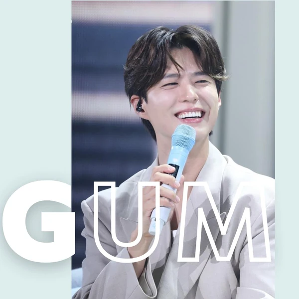 The most loved look of Park Bogum today