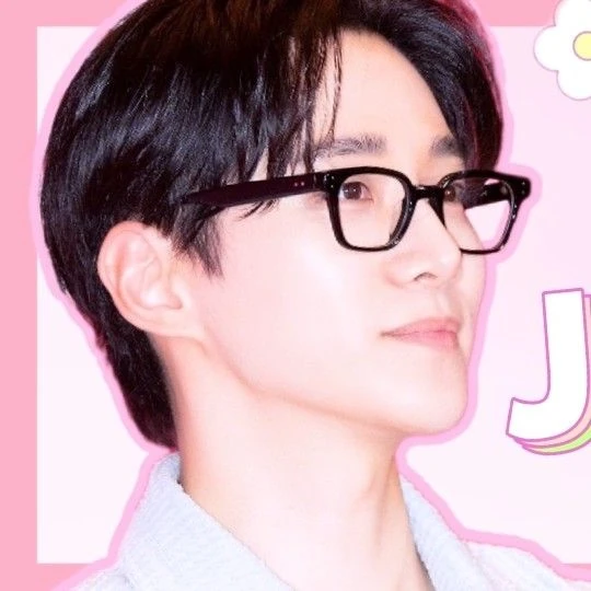 Popular photo full of fans’ love for Lee Junho