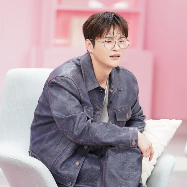 Popular photo full of fans’ love for Seo Inguk