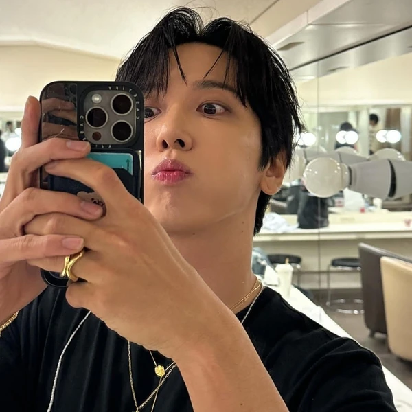 Popular photo full of fans’ love for Jung Yonghwa