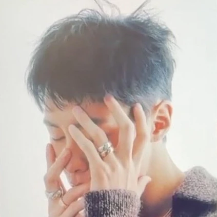 Popular photo full of fans’ love for Lee Jaewook