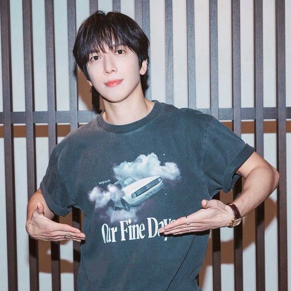 The most loved look of Jung Yonghwa today