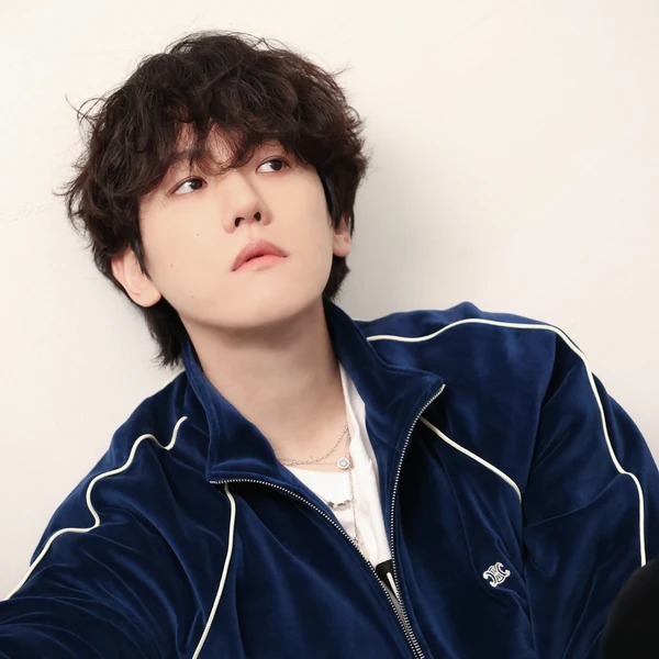 Popular photo full of fans’ love for Yoon Soyang