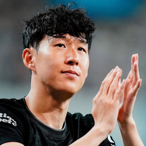 透過投票選出的Son Heungmin人氣個人資料圖片