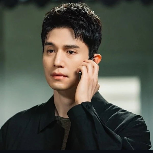 Popular photo full of fans’ love for Lee Dongwook