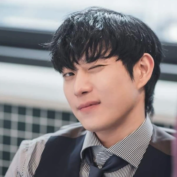 Popular photo full of fans’ love for Kim Youngdae