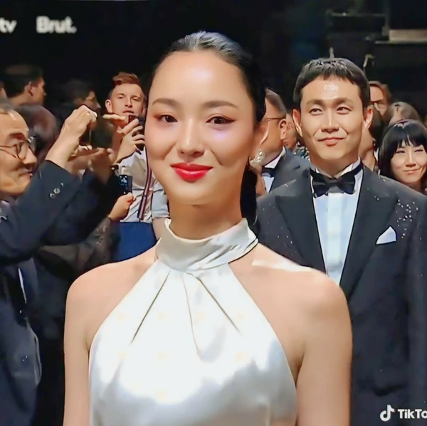 Top moment of Jeon Yeobeen chosen by fans