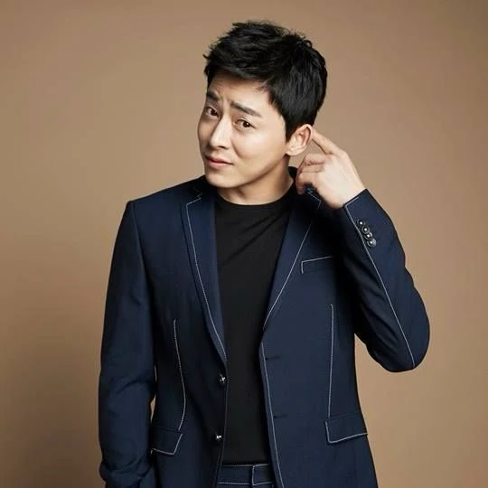 Popular photo full of fans’ love for Jo Jungseok