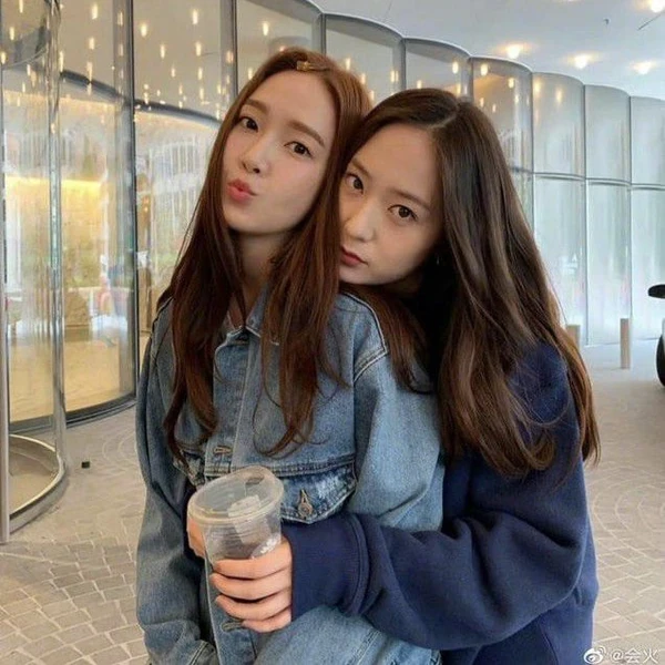 Popular photo full of fans’ love for Krystal