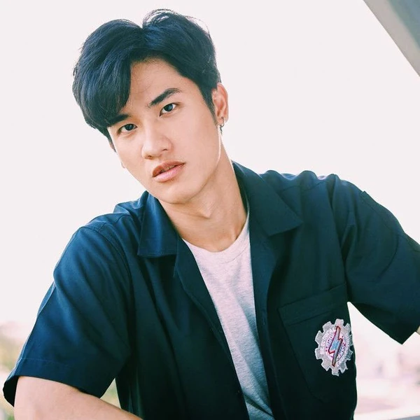 Popular photo full of fans’ love for Tay Tawan Vihokratana