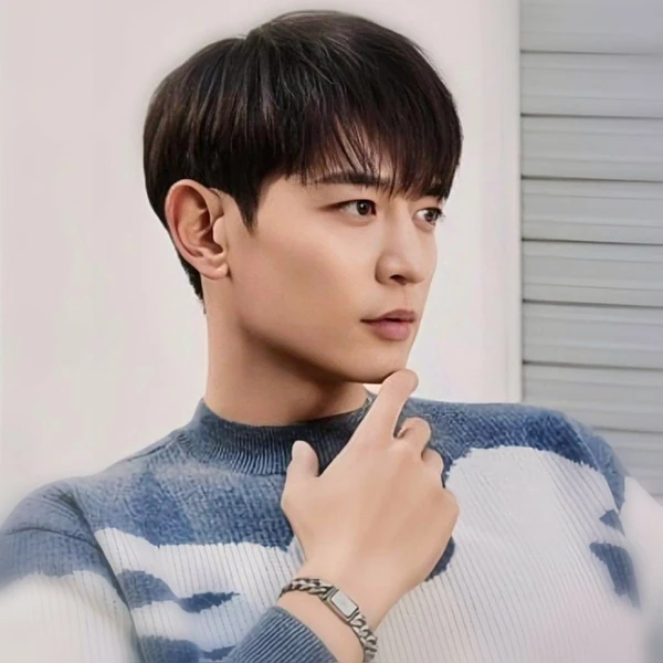 The most loved look of Choi Minho today