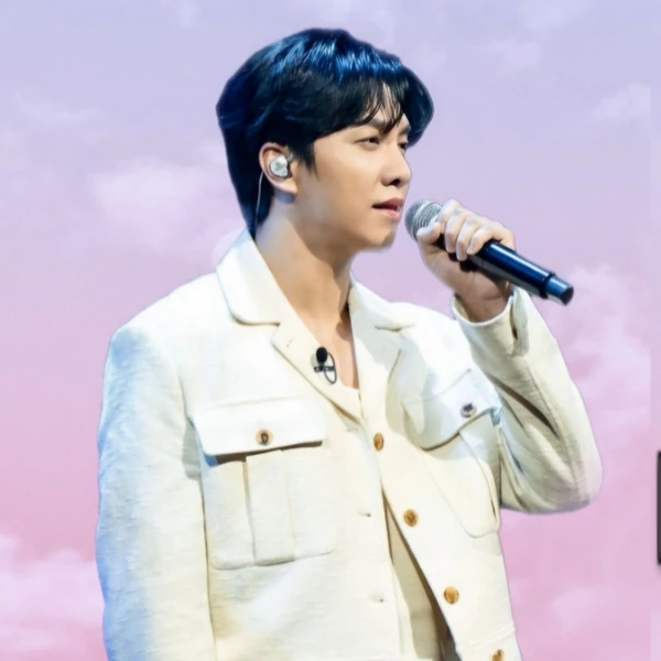 Popular photo full of fans’ love for Lee Seunggi