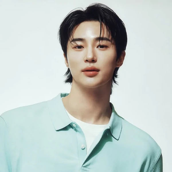 The most loved look of Byeon Wooseok today