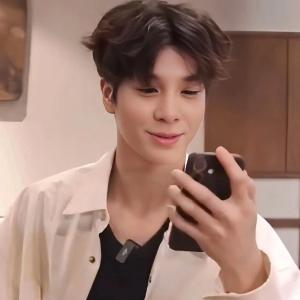 The most loved look of Jeong Dongwon today