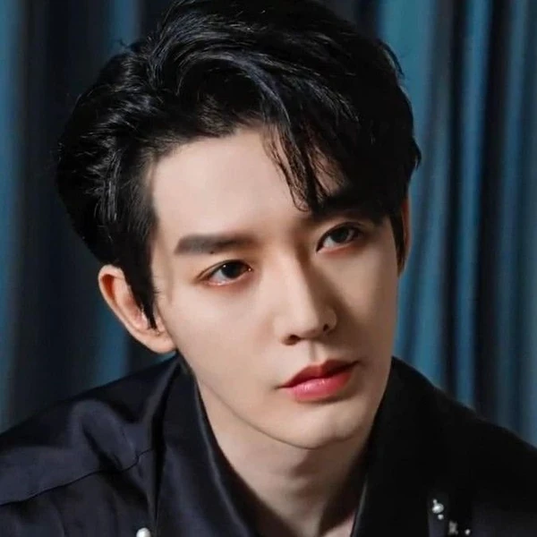 Popular photo full of fans’ love for Deng Wei