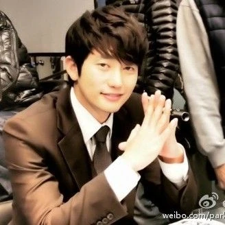 Popular photo full of fans’ love for Park Sihoo