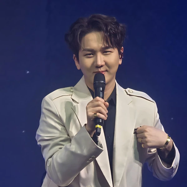 Popular photo full of fans’ love for Kim Soochan