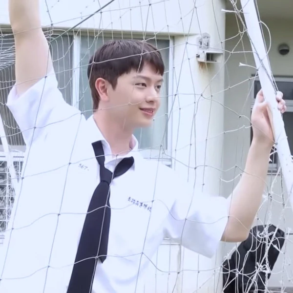 The most loved look of Yook Sungjae today
