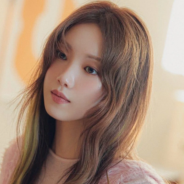 The most loved look of Lee Sungkyung today